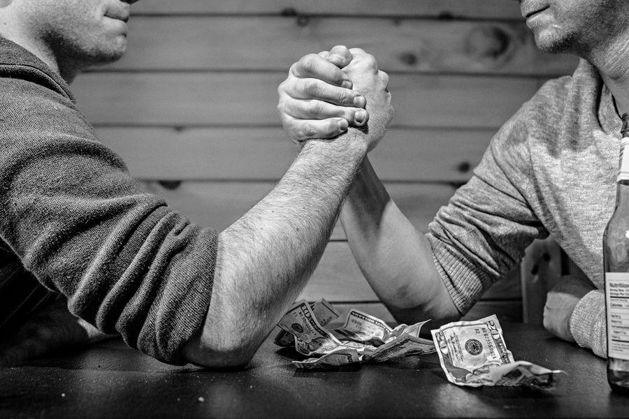hand wrestle
