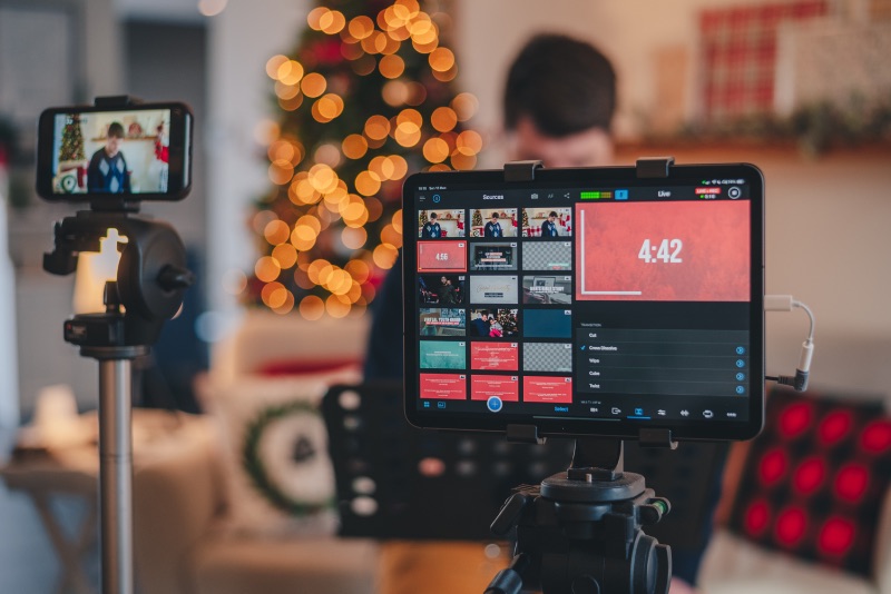 How podcast live stream make money tips