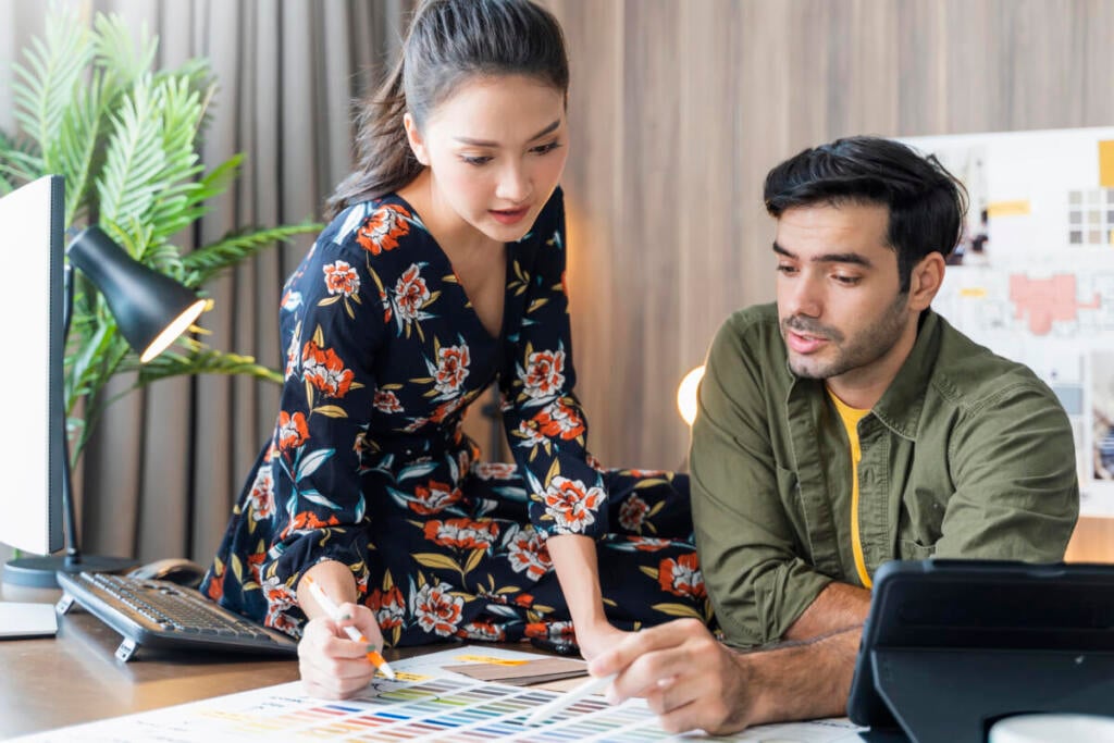 How to Outsource Graphic Design Services the Right Way