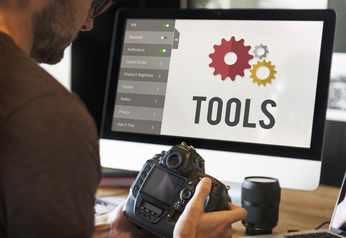 best design tools for startups with use cases including free paid and AI options